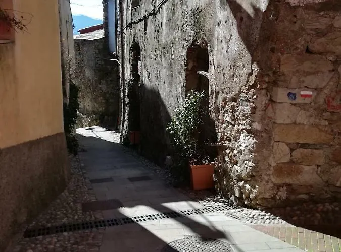 Casa Burrasca بيت للعطل ليفانتو